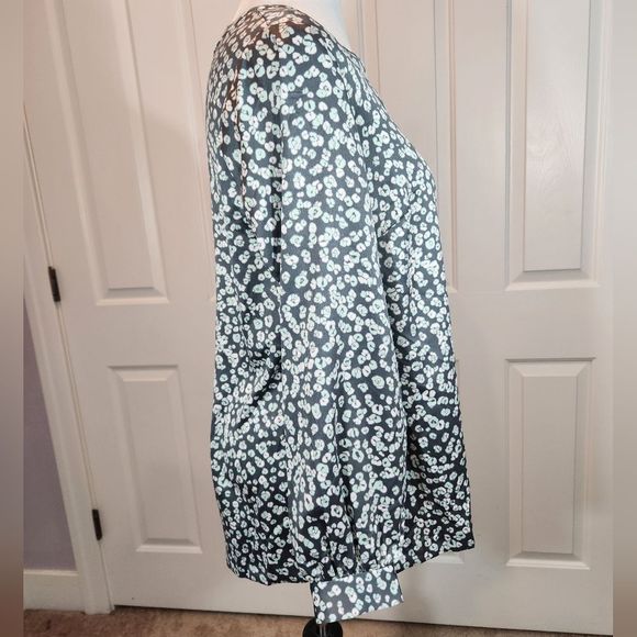 Alfani grey floral long sleeve button up blouse silky feel 100% polyester - Picture 2 of 9